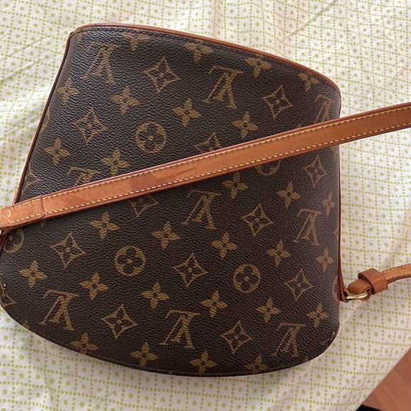 Louis Vuitton Monogram Drout crossbody bag! - Picture 4 of 9